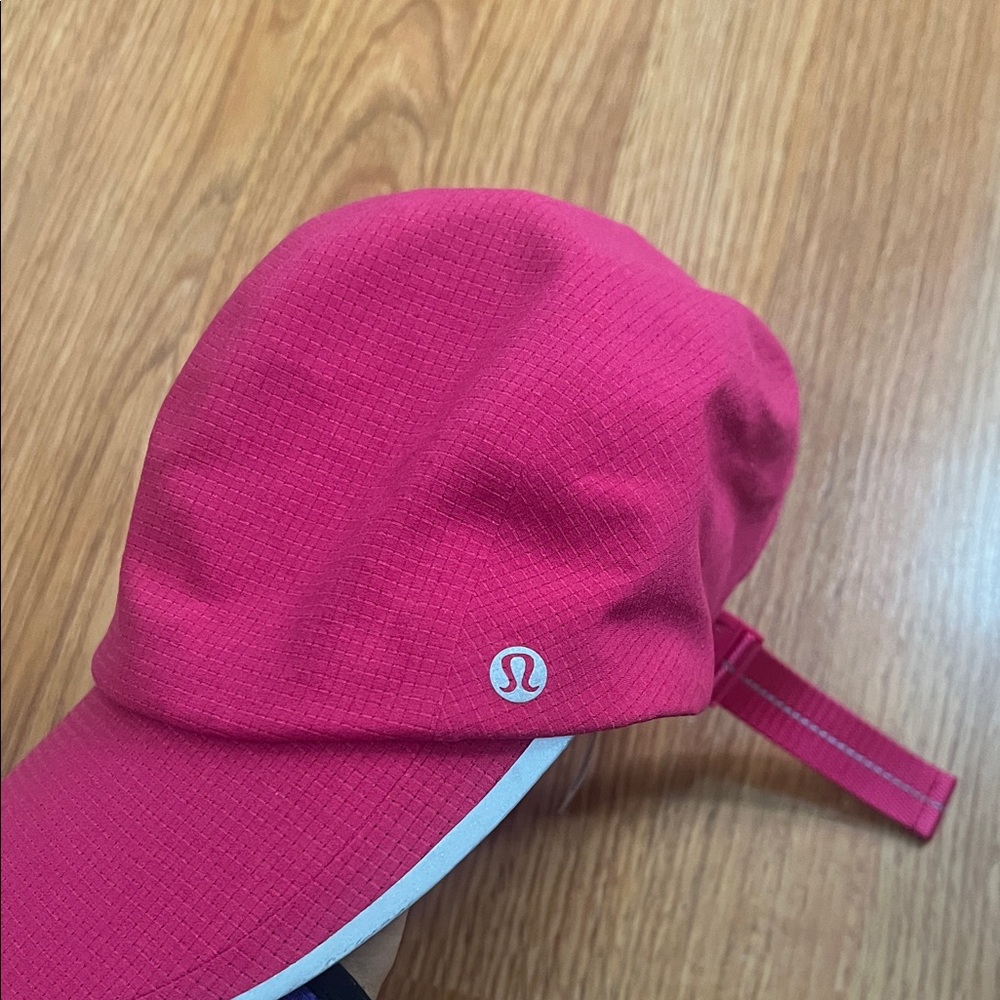 NWOT Lululemon fast and free running Cap